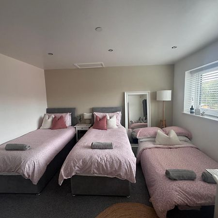 Abbey'S Inn Cheadle  Esterno foto
