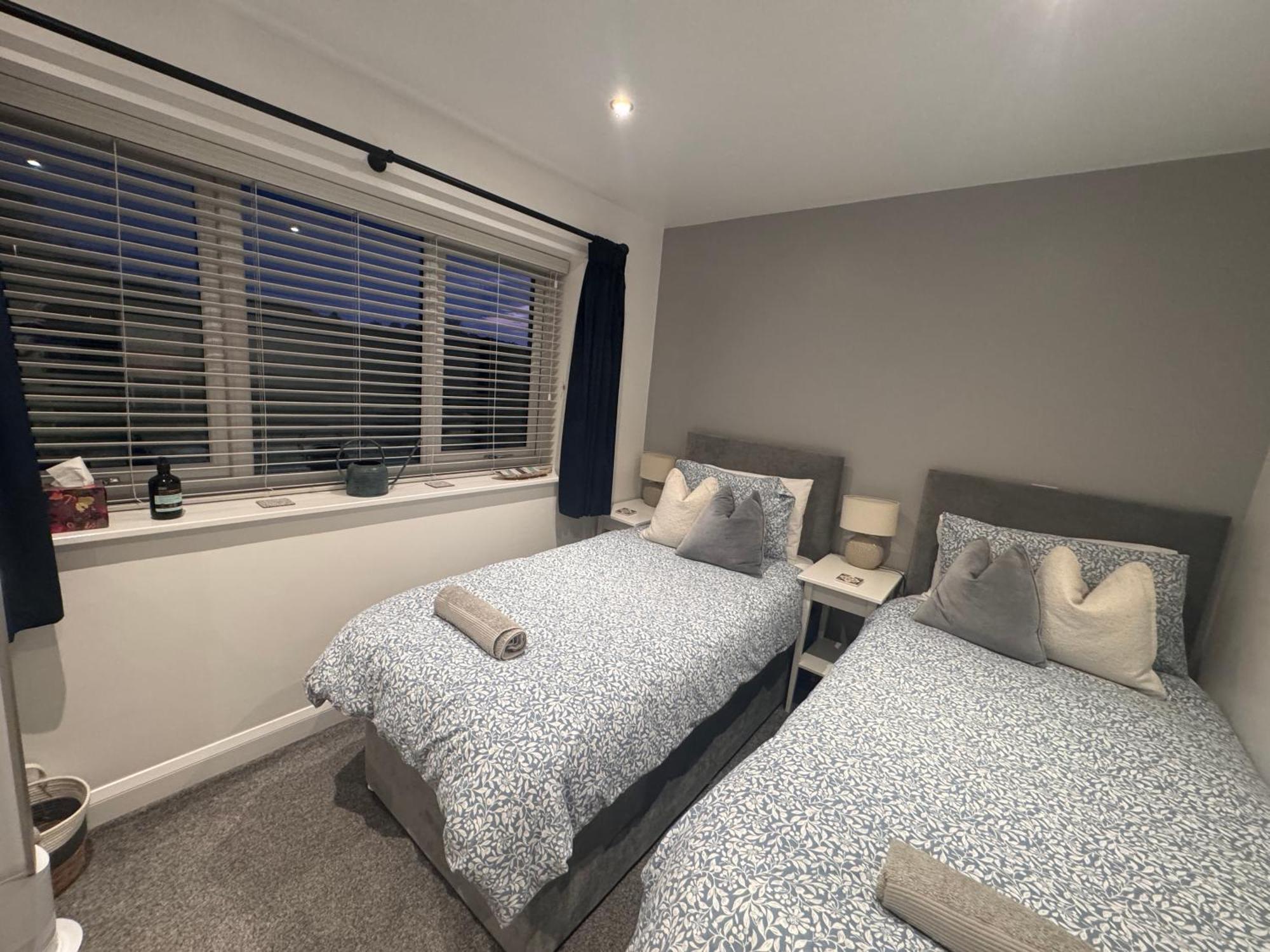 Abbey'S Inn Cheadle  Esterno foto