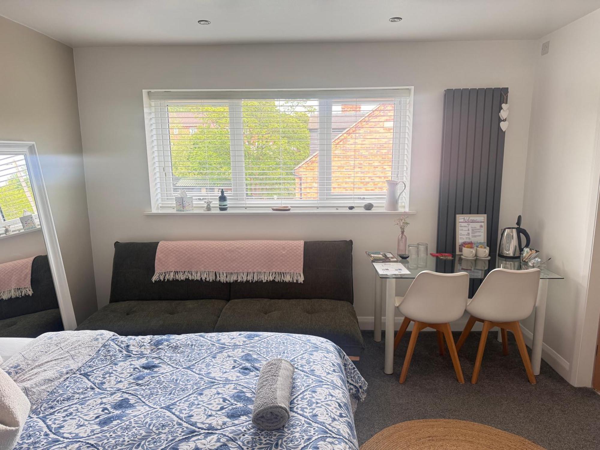 Abbey'S Inn Cheadle  Esterno foto